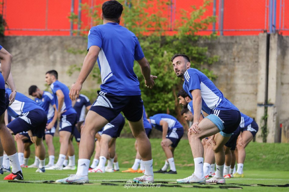 劳埃德转战 劳埃德转战